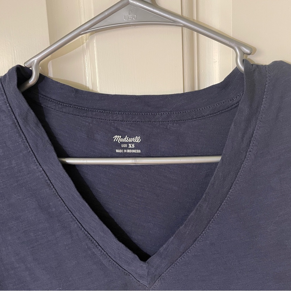 Madewell Deep Blue V-Neck Short Sleeve Tee - Picture 2 of 3